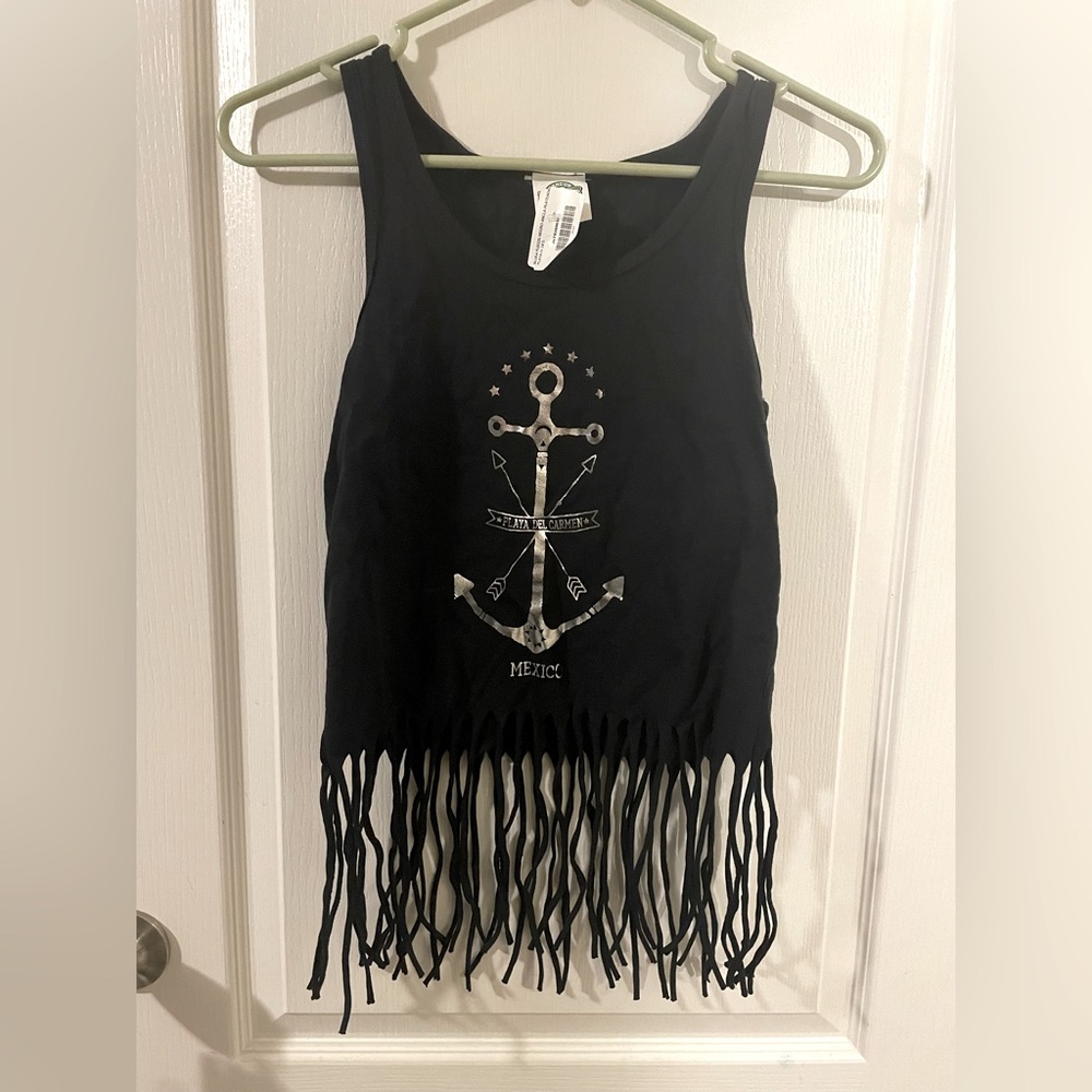 anchor crop top
never worn 
smoke free environment 
from mexico